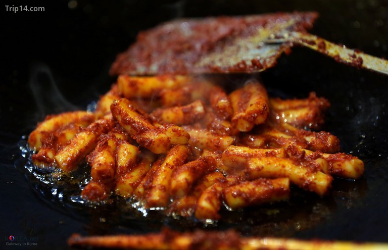 Tteokbokki cay là một trong những món ăn phổ biến nhất của Hàn Quốc