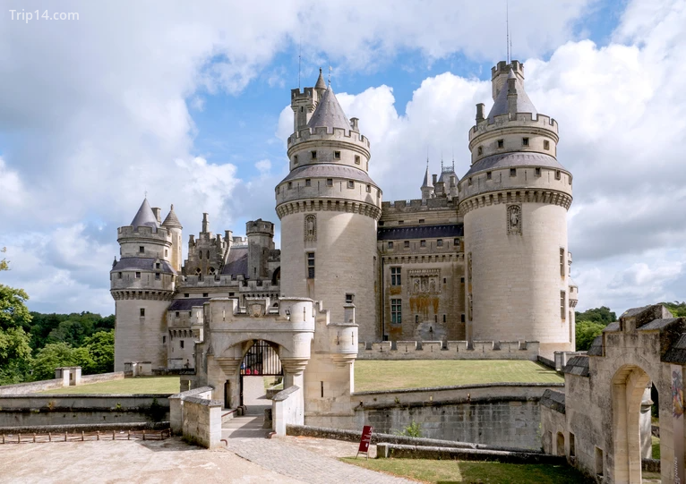Những lâu đài thời trung cổ đẹp nhất thế giới - Ảnh 1