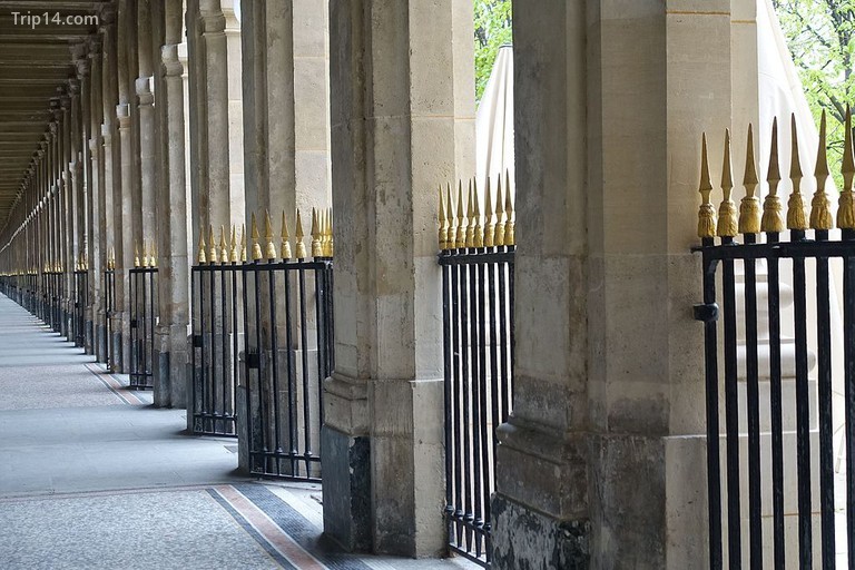 Arcades of the Palais Royal │ © Guilhem Vellut / Wikimedia Commons - Trip14.com