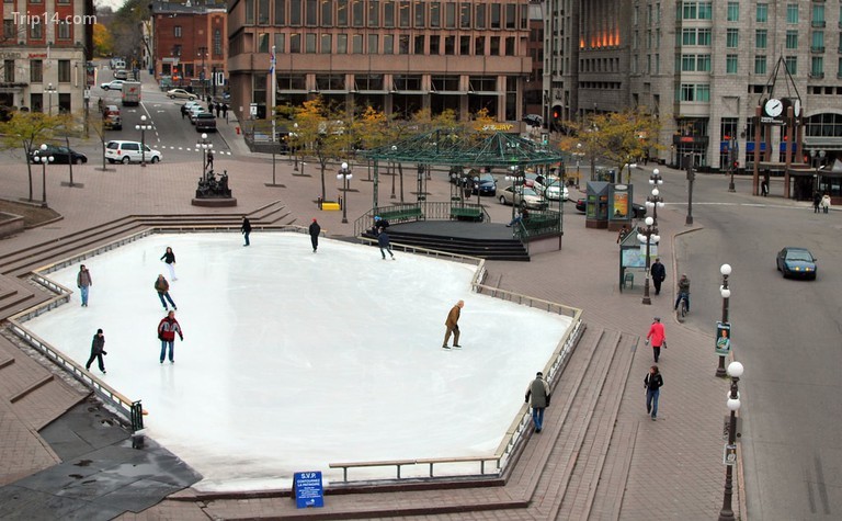 Trượt băng tại Place d'Youville, Thành phố Quebec© Morgan / Flickr - Trip14.com