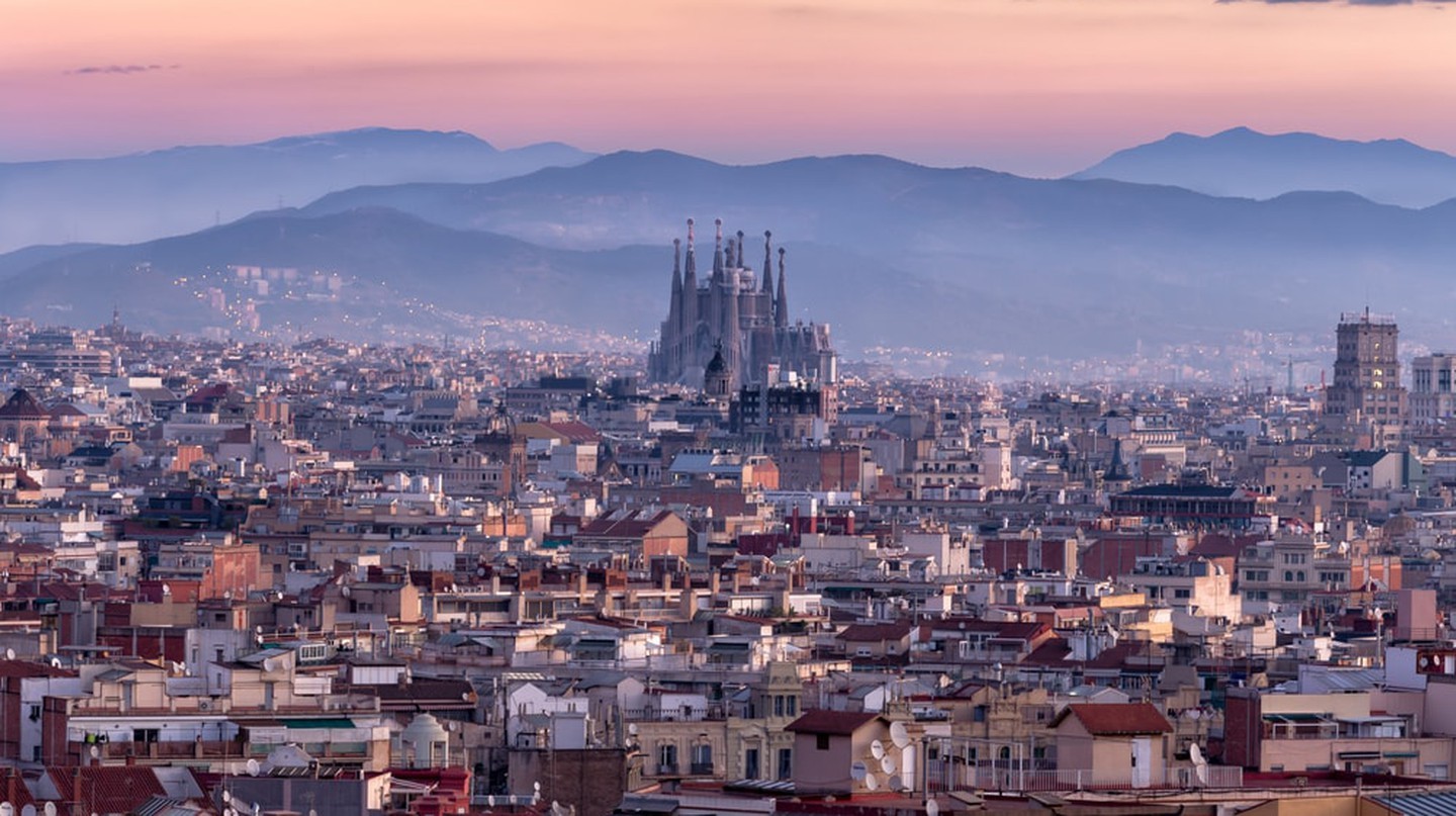 Barcelona | © basiczto/Shutterstock in association with