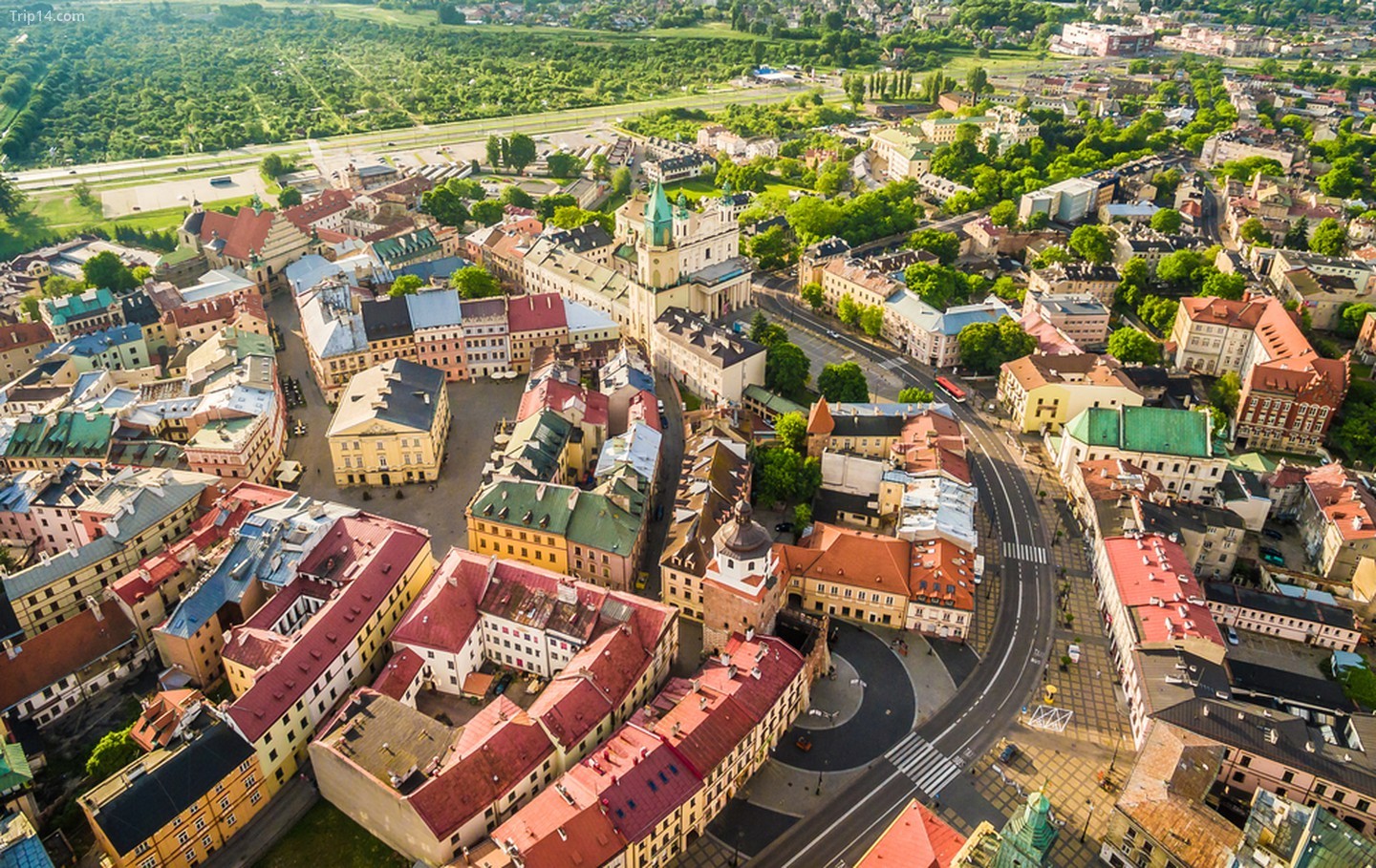 Những đường cong nguyên sơ của Lublin…