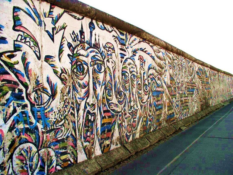 Graffiti trên bức tường Berlin© Necrophorus / WikiCommons - Trip14.com
