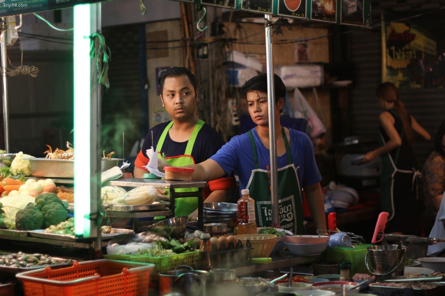 Thử thực phẩm địa phương