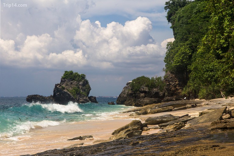 Quang cảnh tại bãi biển Padang Padang - Trip14.com