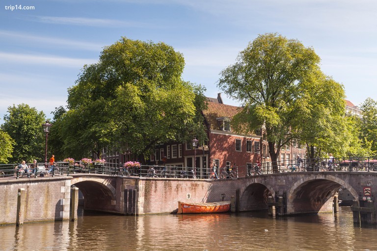 Kênh đào Brouwersgracht ở Amsterdam. Khu vực này được UNESCO công nhận là Di sản Thế giới. - Trip14.com