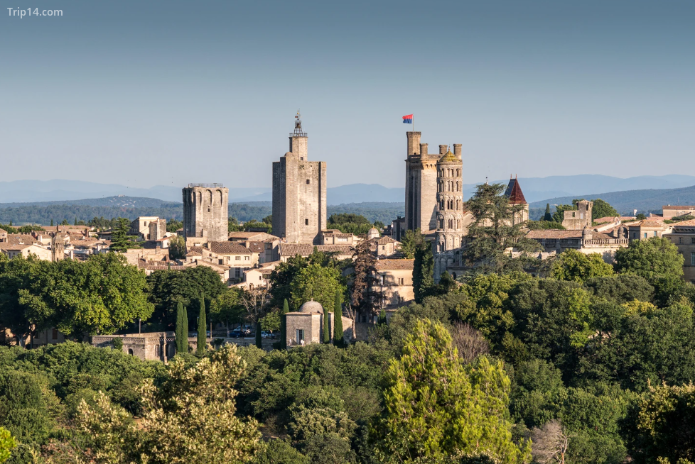 Những thị trấn đẹp nhất ở Provence, Pháp - Ảnh 7