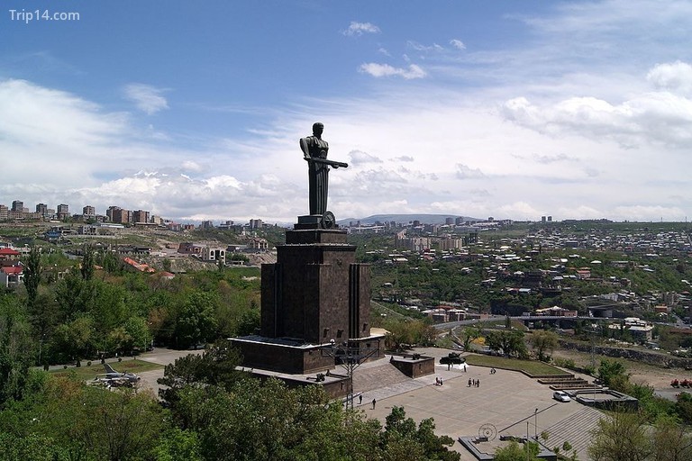 Tượng đài Mẹ Armenia - Trip14.com