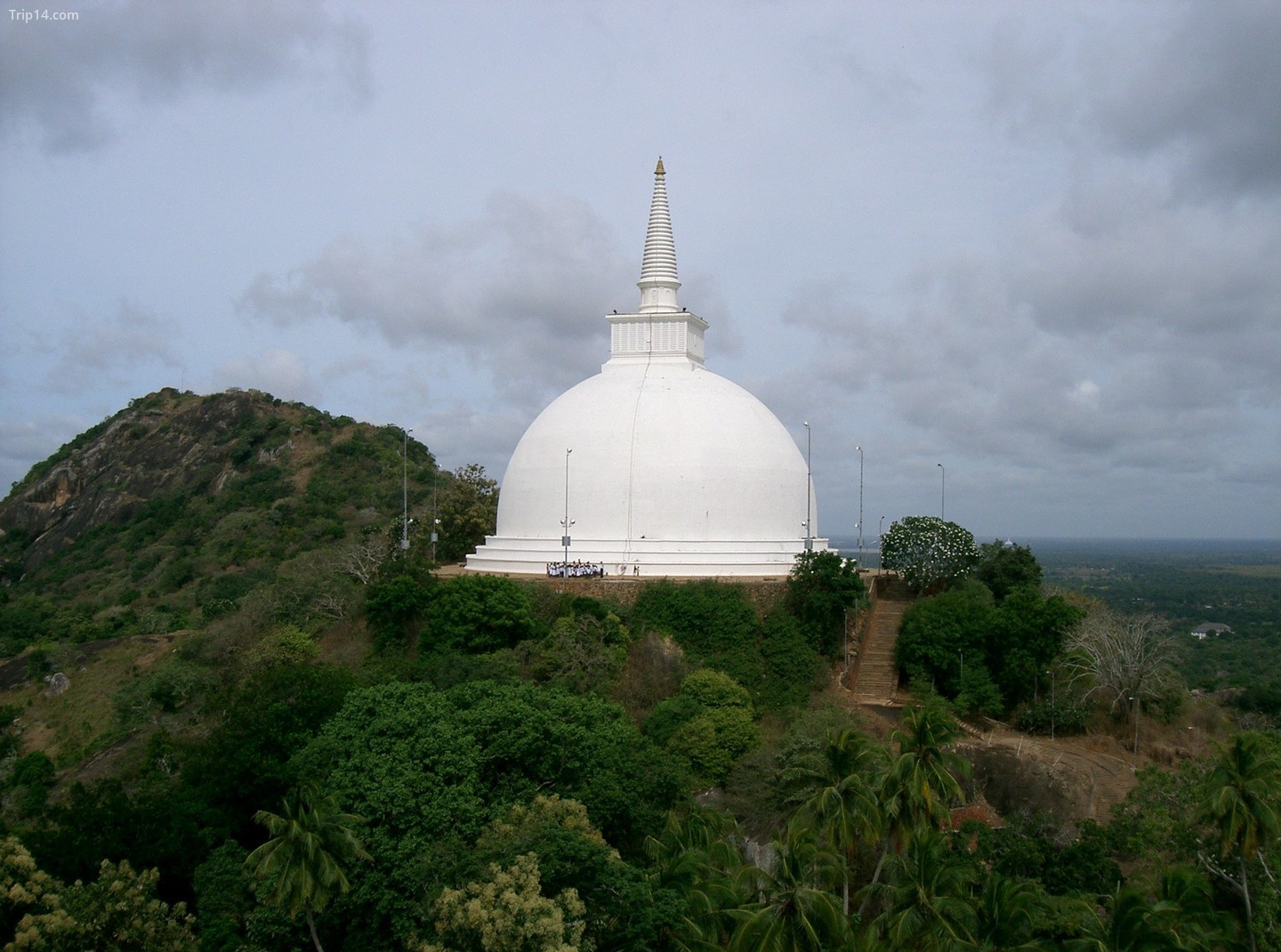 Bảo tháp trên đỉnh Mihintale