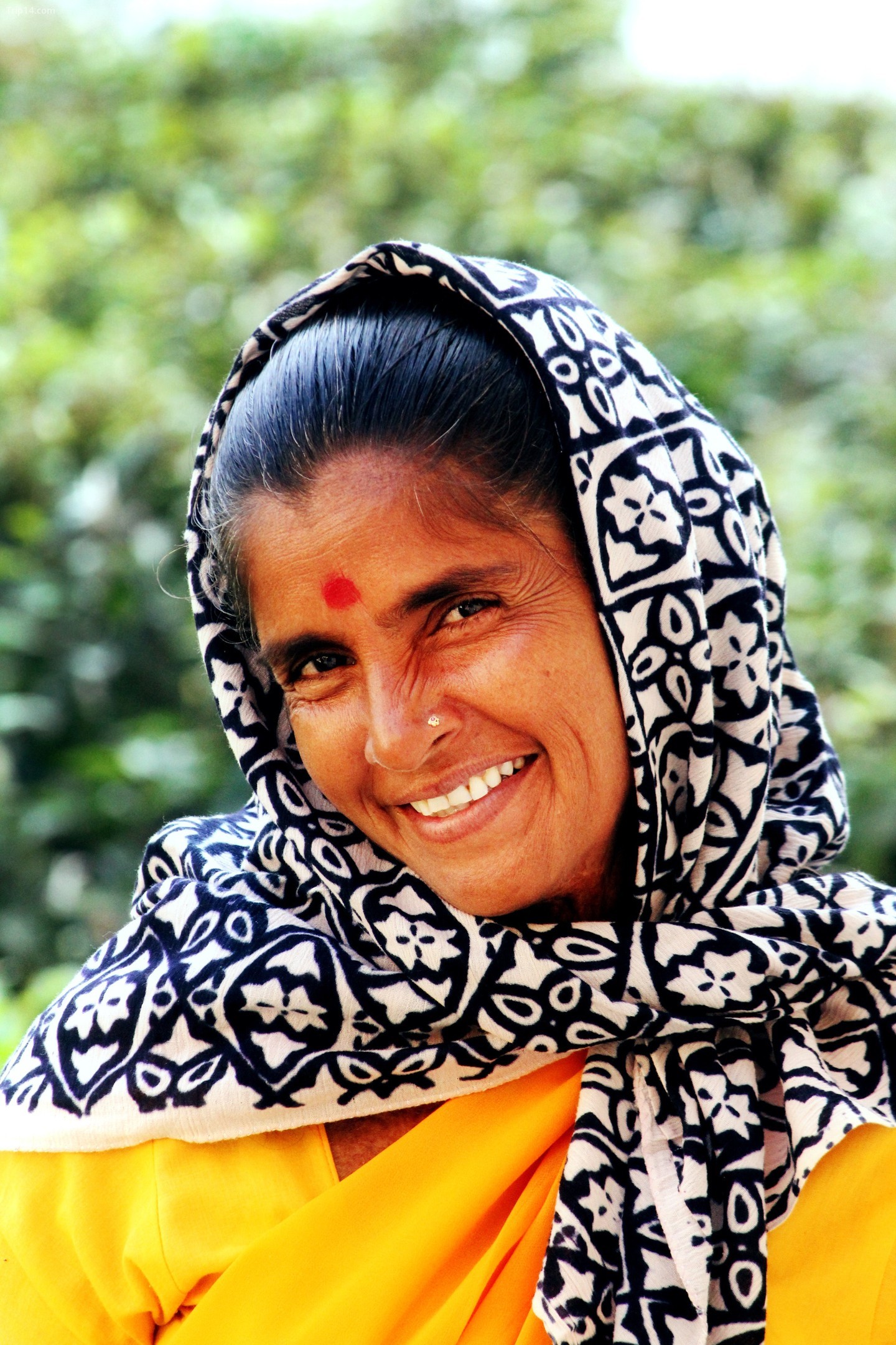 Cái gật đầu của người Ấn Độ để nói lời cảm ơn hoặc vâng thường đi kèm với một nụ cười