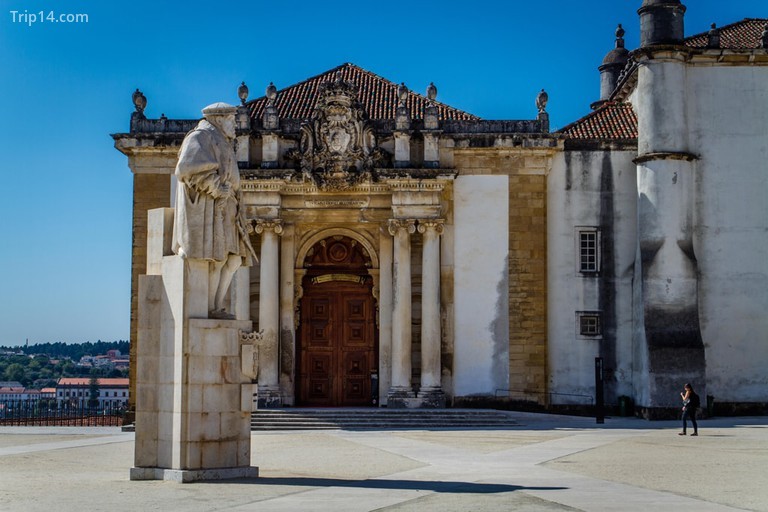 Những địa điểm ở Bồ Đào Nha được cho là nguyên mẫu của trường Hogwarts - Ảnh 3