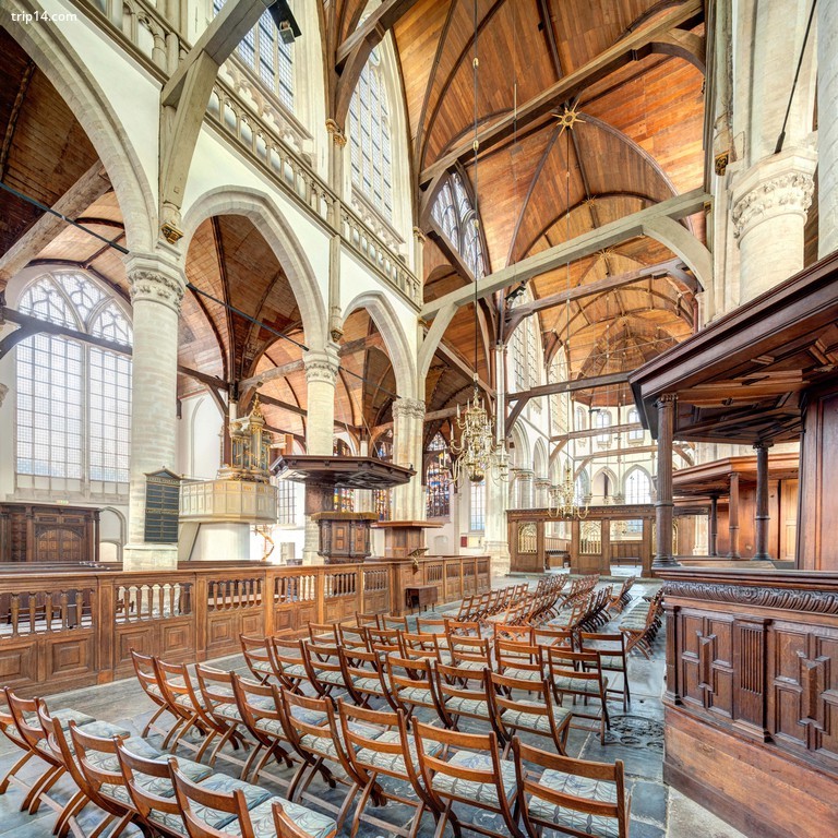 De Oude Kerk được xây dựng vào thế kỷ 13 - Trip14.com