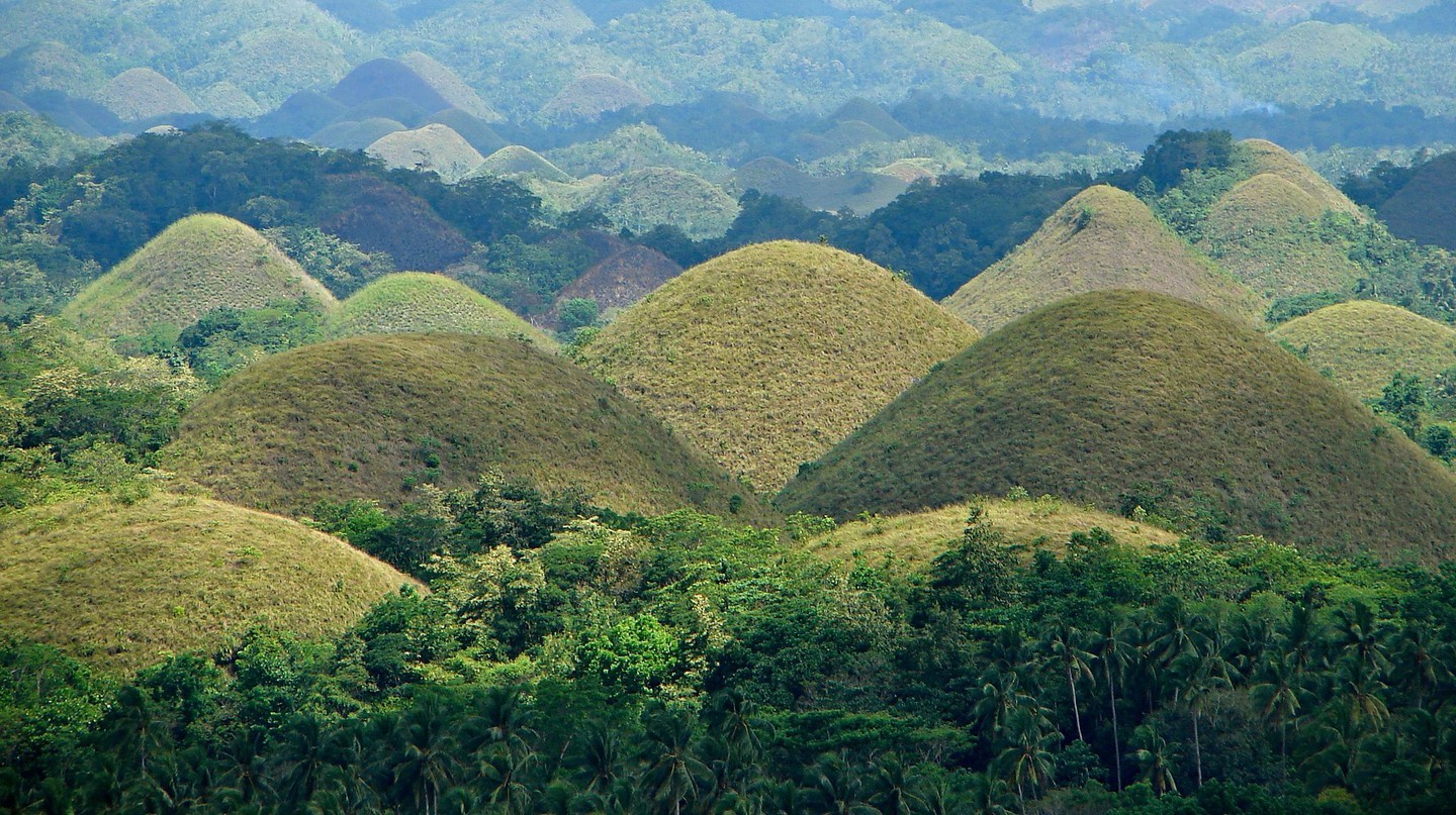 Khám phá câu chuyện đằng sâu những ngọn đồi sô cô la ở Philippines