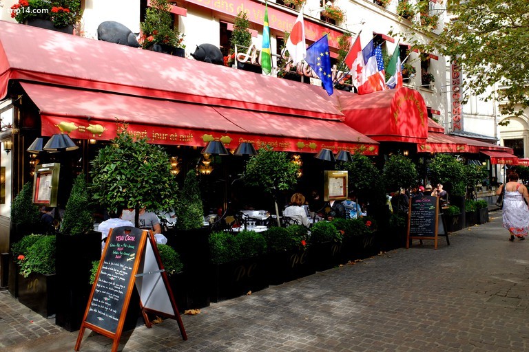 Au Pied de Cochon là nhà hàng đầu tiên ở Paris mở cửa 24 giờ mỗi ngày - Trip14.com
