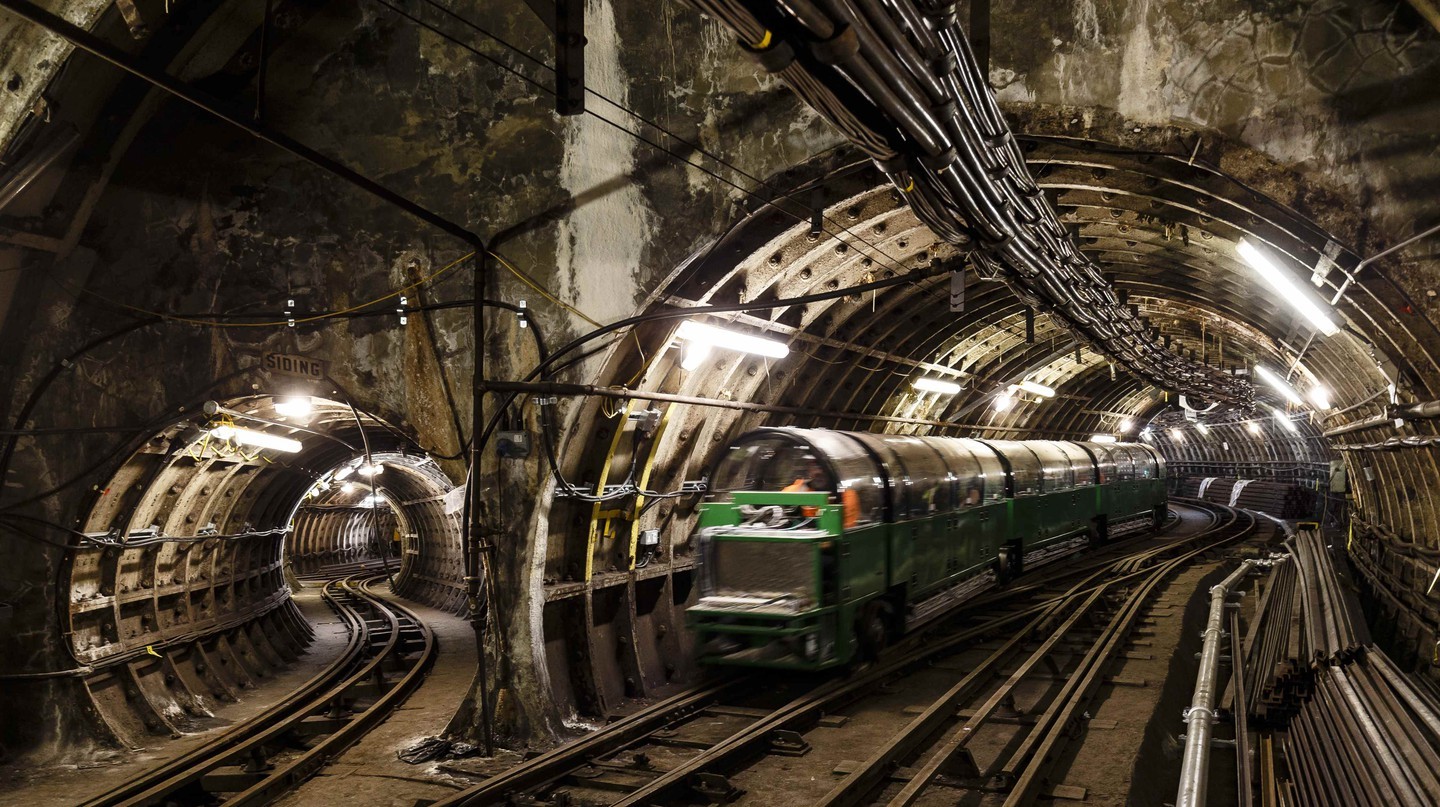 Khám phá đường hầm bí mật dưới Luân Đôn, Vương quốc Anh