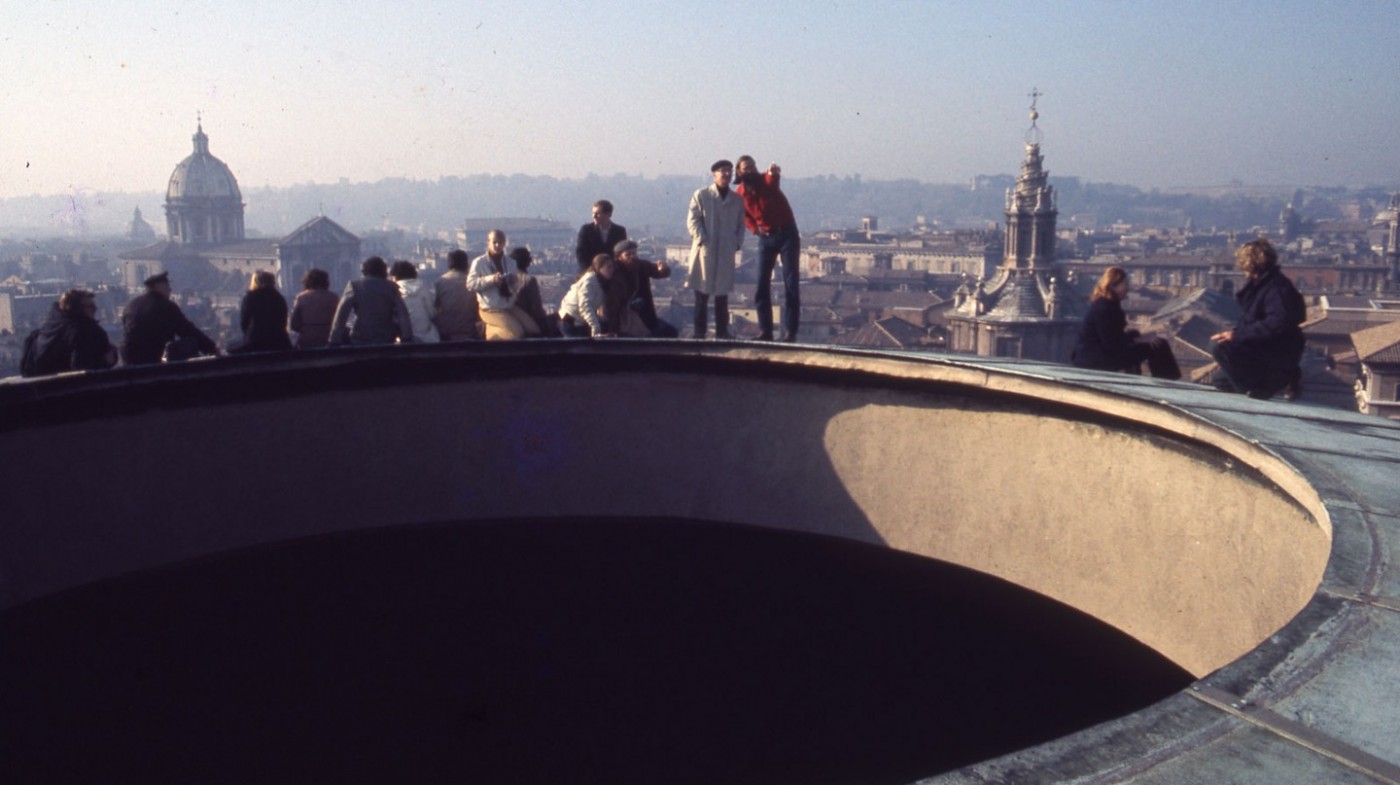 Ngày xưa, khách du lịch đã từng được leo lên mái nhà của Pantheon để ngắm cảnh