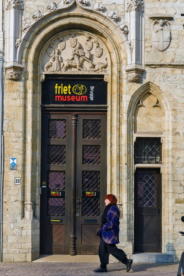 Mặt tiền của Frietmuseum, bảo tàng Fries ở Bruges, Bỉ - Trip14.com