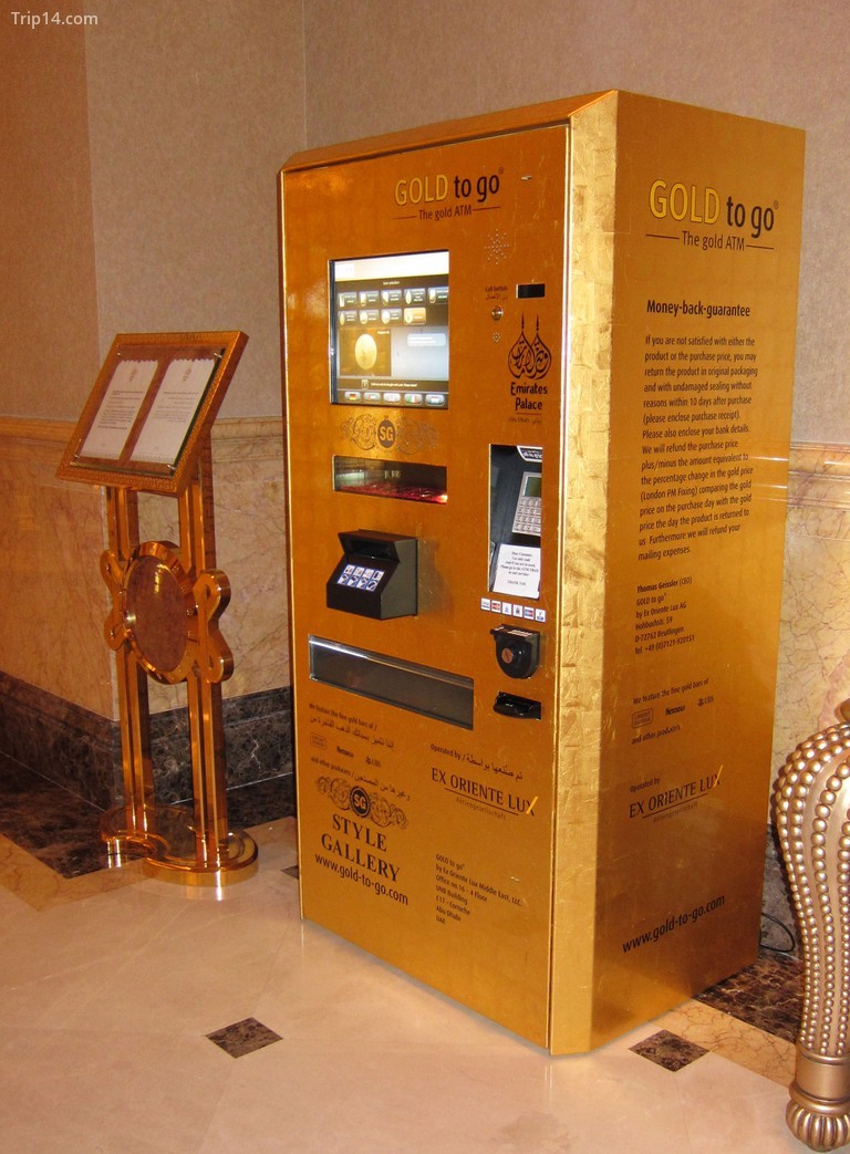 Máy bán hàng tự động vàng tại Dubai© Guðmundur Ólafsson / Wikimedia - Trip14.com