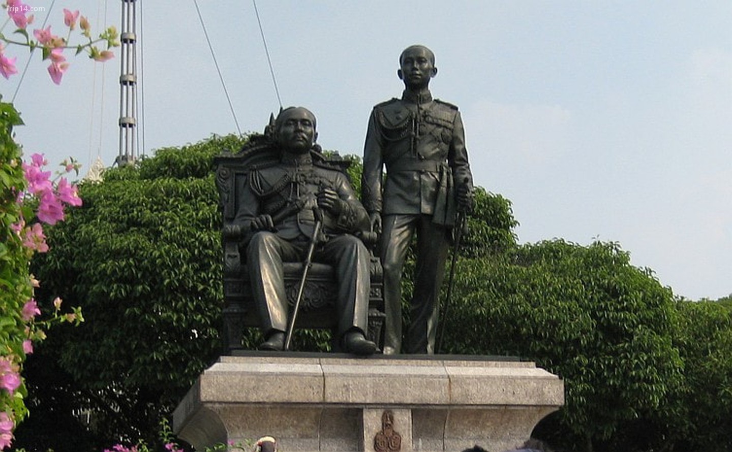  Tượng Rama V và Rama VI 