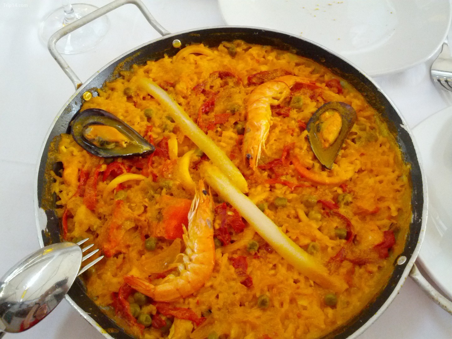 Paella với hải sản tươi sống là món nhất định phải thử ở Malaga