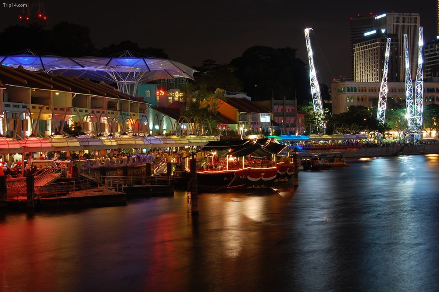 Bến cảng Clarke dọc sông Singapore