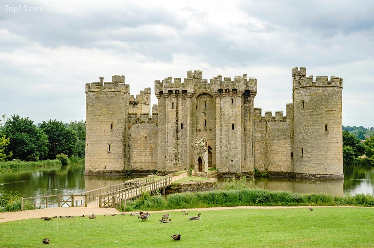 Những lâu đài thời trung cổ đẹp nhất thế giới - Ảnh 5