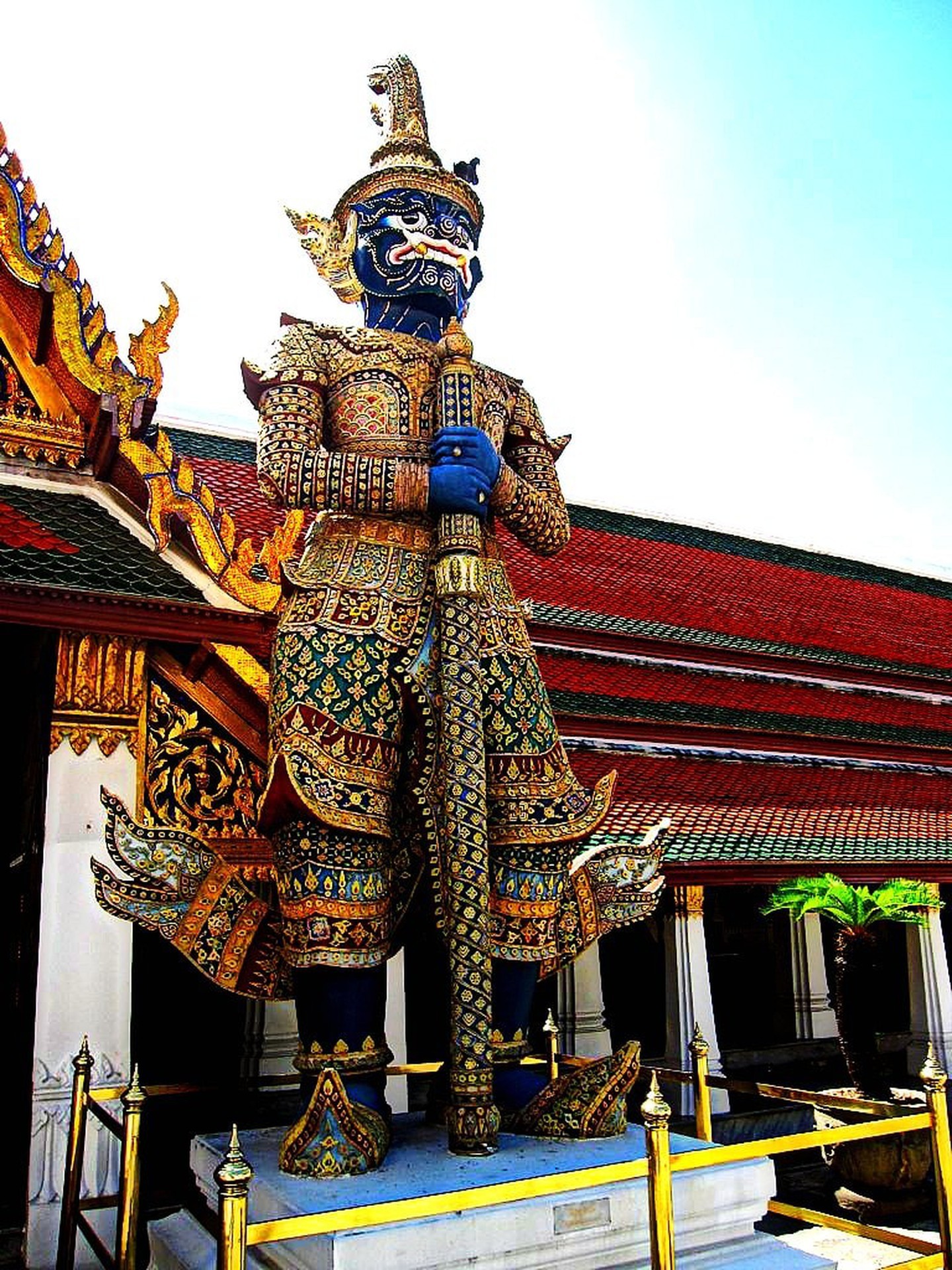 Yak khổng lồ của Wat Phra Kaew