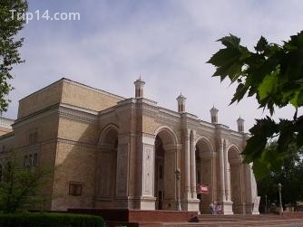 Nhà hát lớn ở Uzbekistan