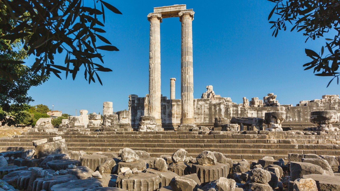Hãy nhớ đến thăm Đền thờ Apollo ở Didyma, Thổ Nhĩ Kỳ | © Classic Image / Alamy Stock Photo