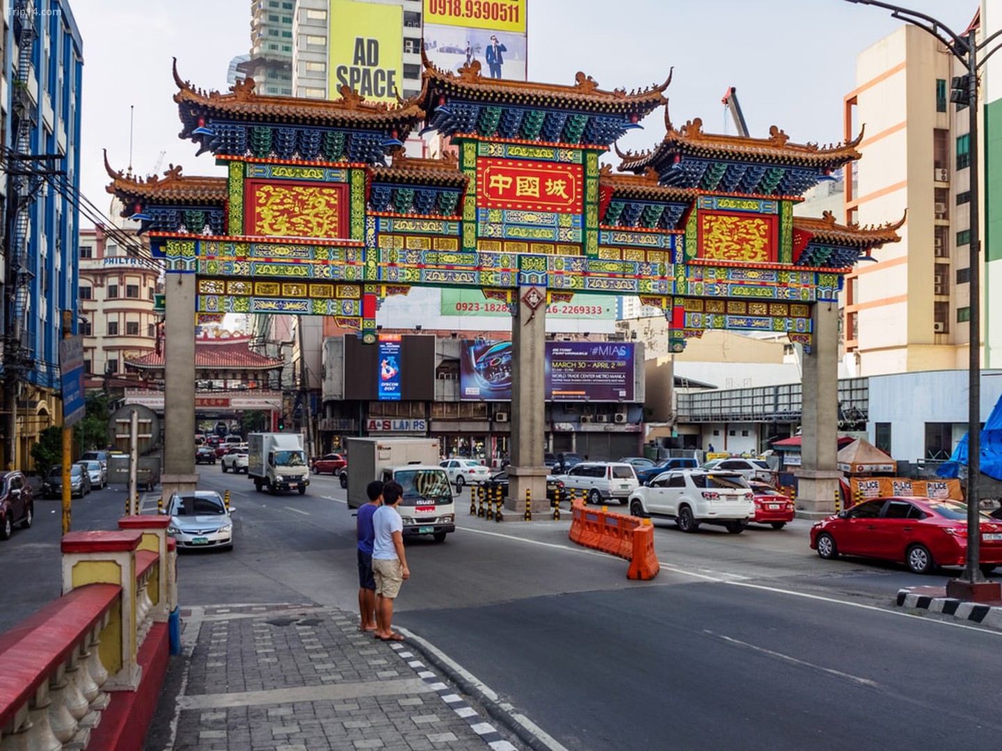 Cổng khu phố Tàu ở quận Binondo, Manila