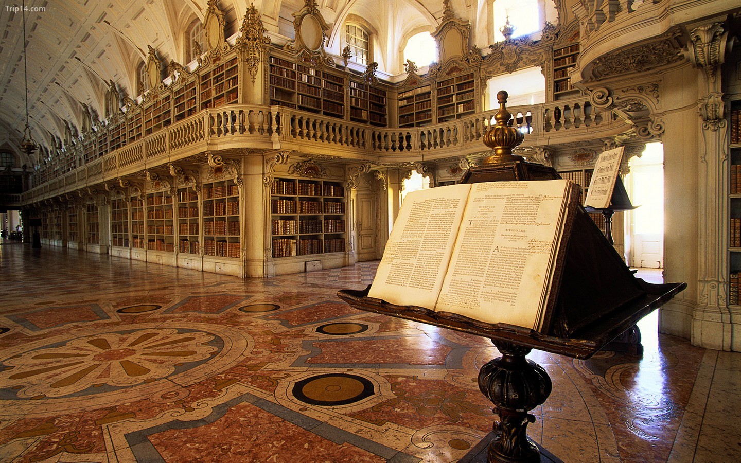 Thư viện cung điện Mafra: Mafra, Bồ Đào Nha