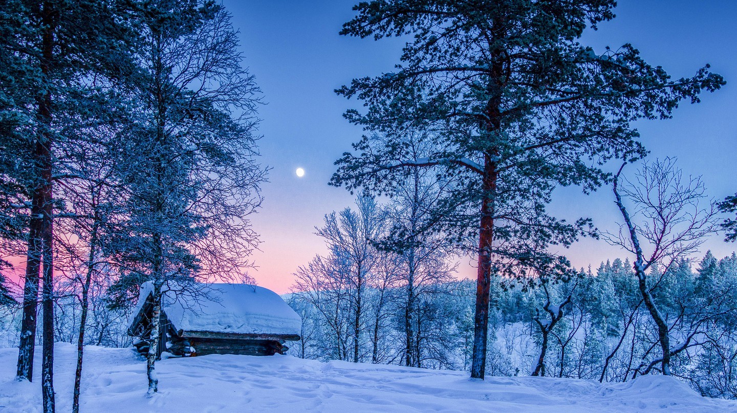 Được gọi là Vùng đất của Mặt trời lúc nửa đêm hay Ngàn Hồ, khó có thể tìm thấy từ ngữ diễn tả hết vẻ đẹp của Phần Lan | © Scott Wilson / Alamy Stock Photo