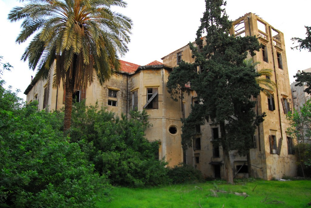 [Biệt thự bỏ hoang, Beirut] | © [craigfinlay] / [nguồn, Flickr] - Trip14.com