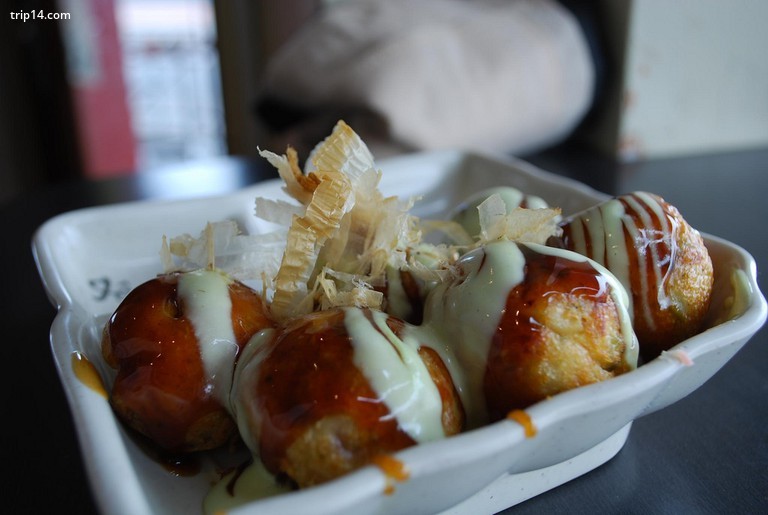 'Takoyaki' đứng đầu với mayonnaise và vảy cá - Trip14.com