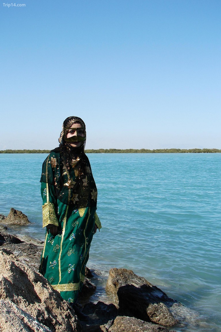 Trang phục và mặt nạ truyền thống của Bandar Abbas và Qeshm | © Hamed Saber / Flickr - Trip14.com