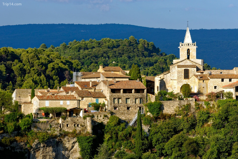 Những thị trấn đẹp nhất ở Provence, Pháp - Ảnh 10