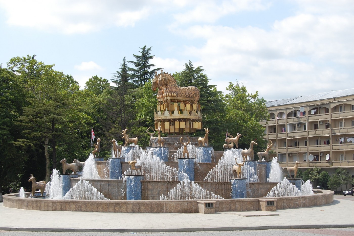 Đài phun nước ở Kutaisi dành riêng cho huyền thoại về Argonauts và Golden Fleece