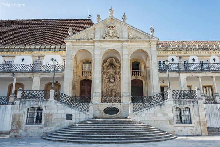 Những địa điểm ở Bồ Đào Nha được cho là nguyên mẫu của trường Hogwarts - Ảnh 5