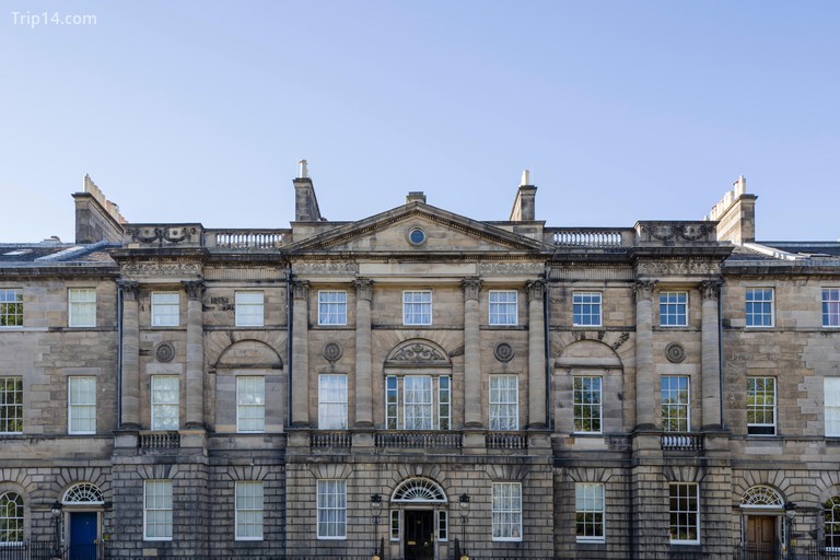 Top 10 địa điểm lịch sử nổi tiếng ở Edinburgh - Ảnh 6