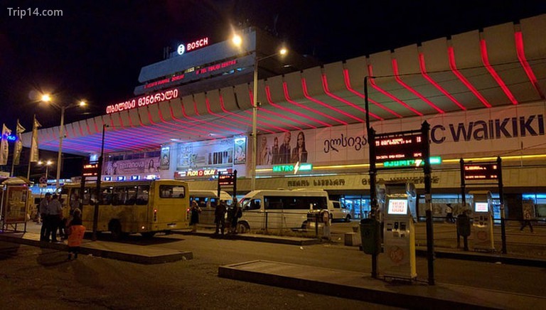 Nhà ga xe lửa Tbilisi ban đêm