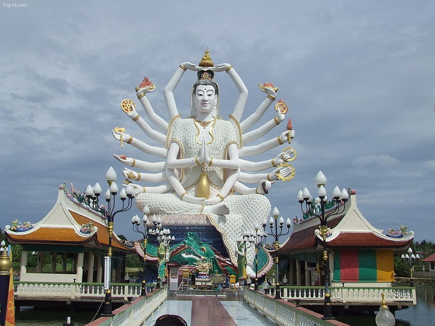 Chùa Guanyin của Wat Plai Laem