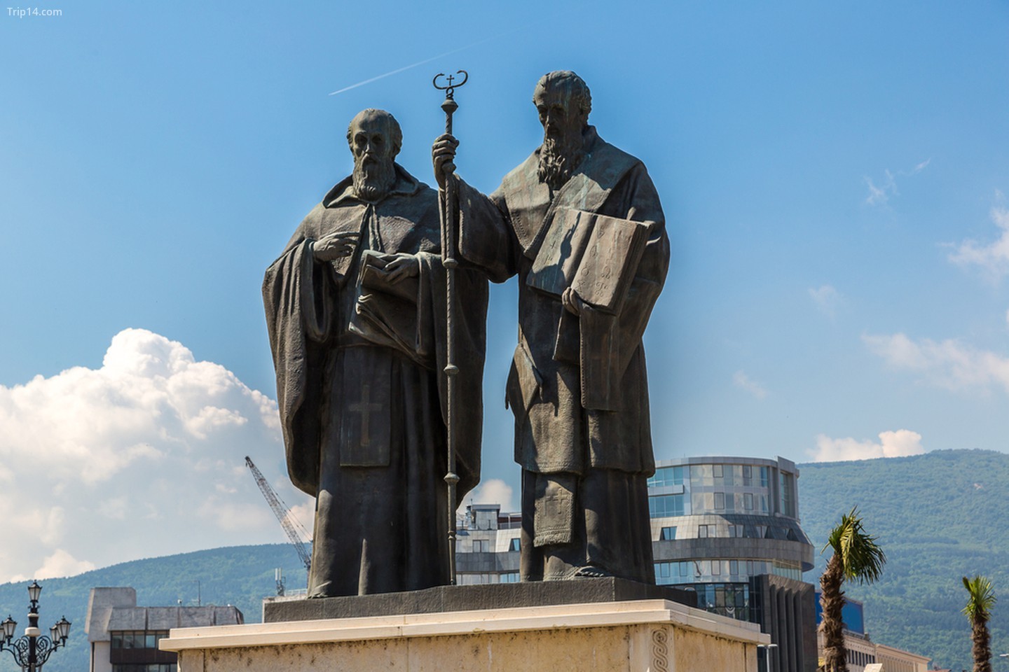 Tượng các Thánh Cyril và Methodius ở Skopje