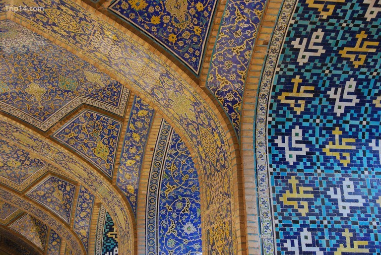 Hoa văn bên trong Nhà thờ Hồi giáo Imam của Esfahan