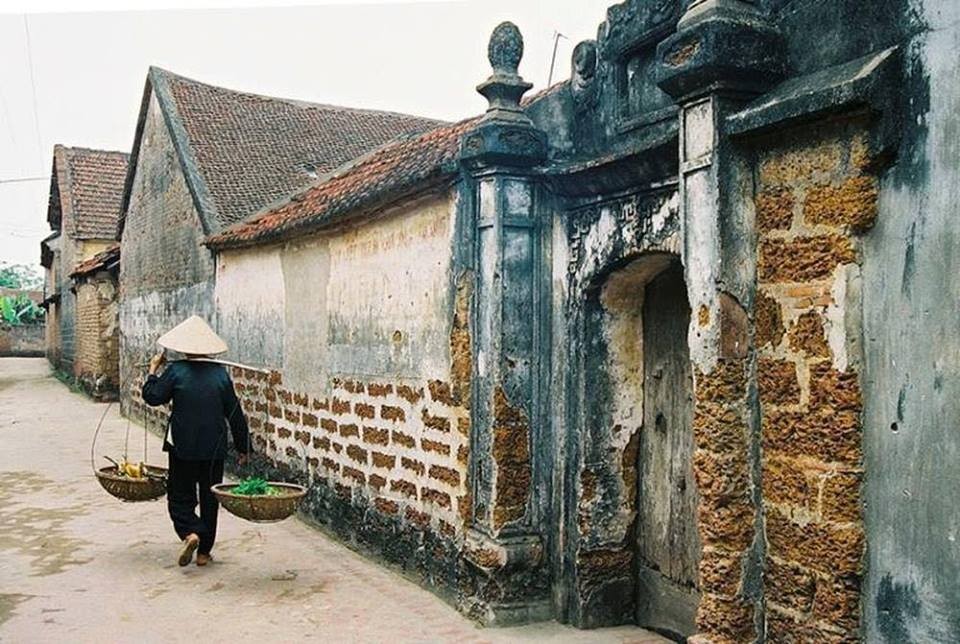 Một góc đường làng - Về làng cổ Đường Lâm khám phá dấu tích xưa - Ảnh 12