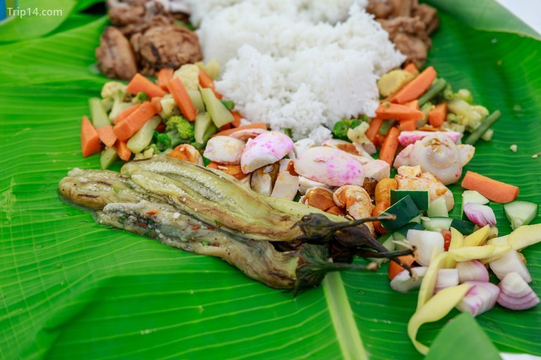 Boodle Fight, Văn hóa ẩm thực Philippines - Trip14.com