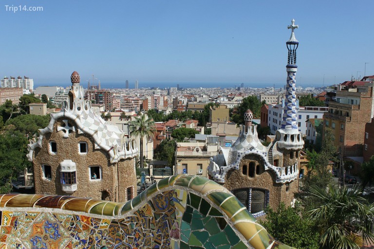 Công viên Guell ở Barcelona, ​​được thiết kế bởi Antoni Gaudí 