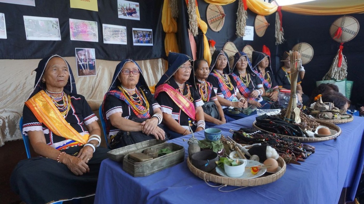 Tôn giáo và truyền thống cổ xưa của bộ lạc Sabah ở Borneo