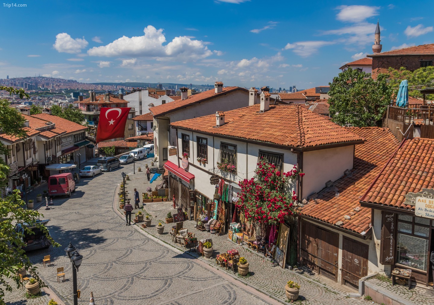 Mua sắm đồ lưu niệm và đồ cổ tại Çıkrıkçılar Yokuşu