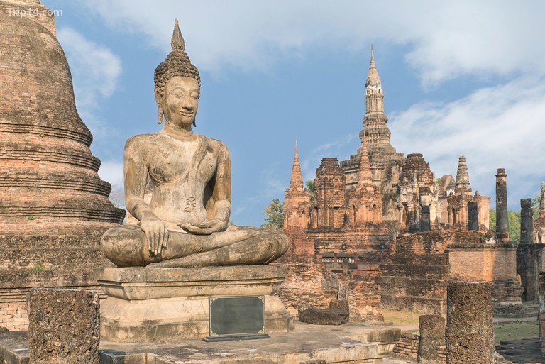 Tượng phật tại Wat Mahathat trong Công viên lịch sử Sukhothai, Sukhothai, Thái Lan