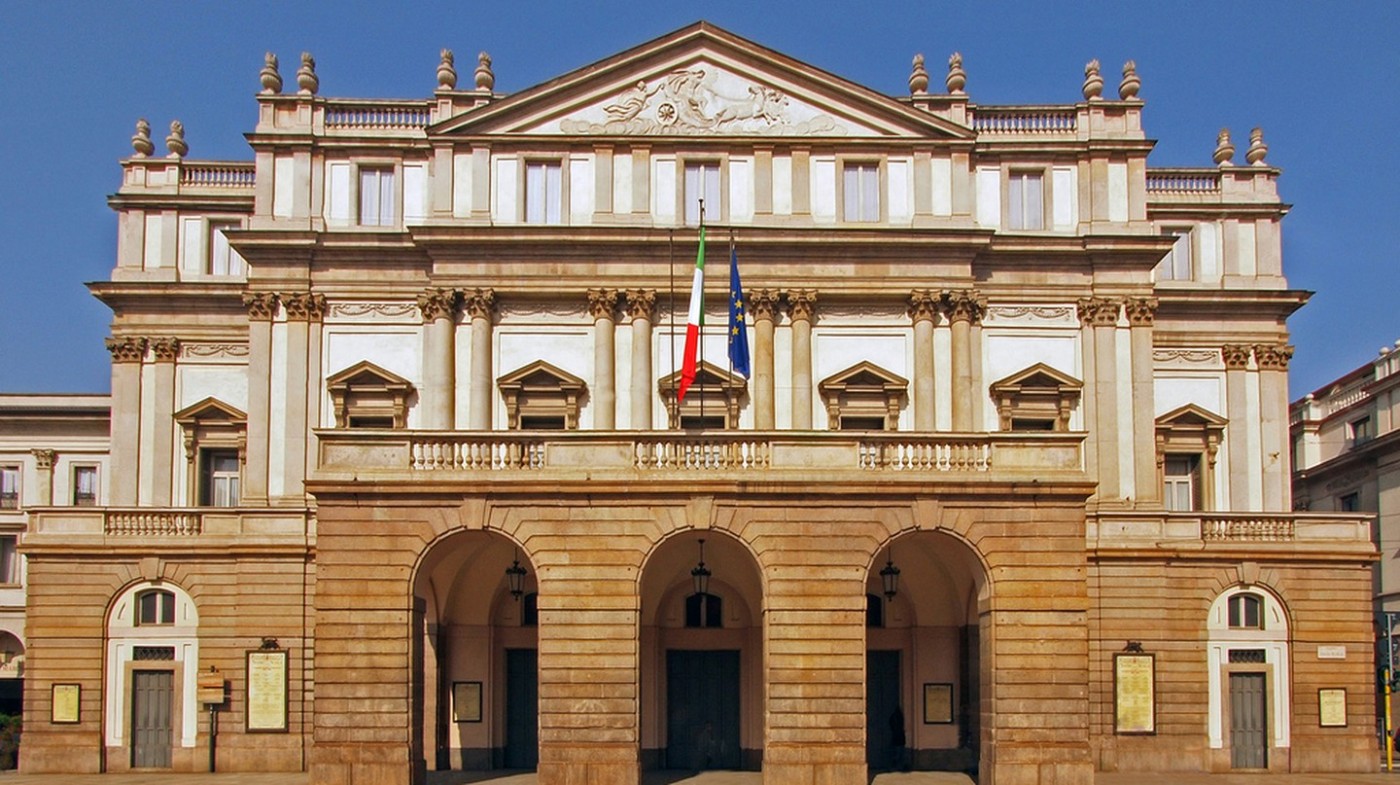 La Scala, Milan | © JohnPickenPhoto/Flickr